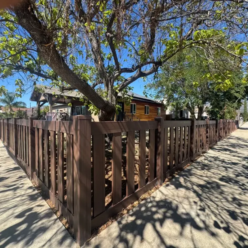 A 6Foot Dark Sequoia Vinyl Fence (7)