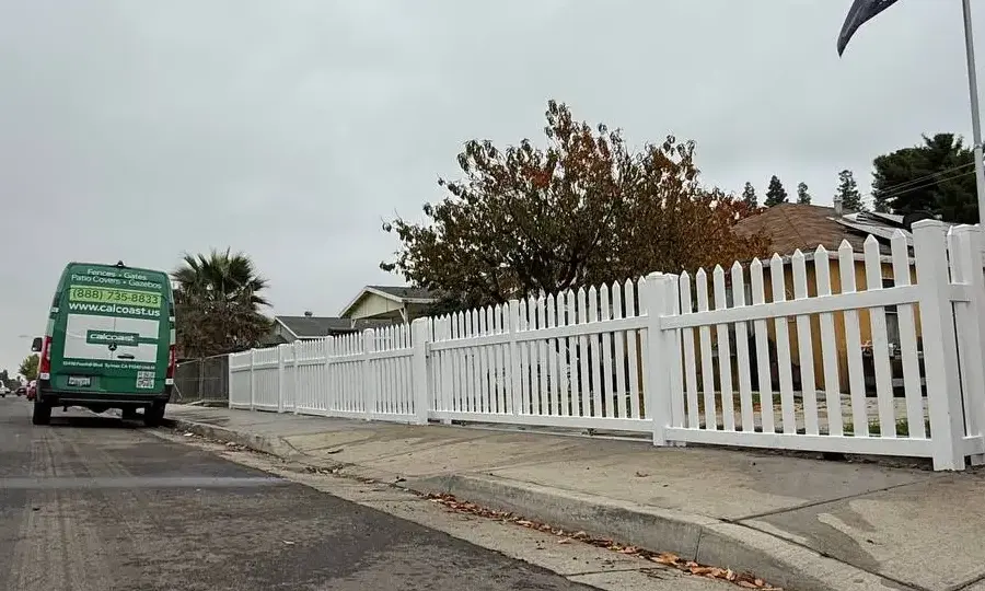 semi privacy fence woodrow ave 1