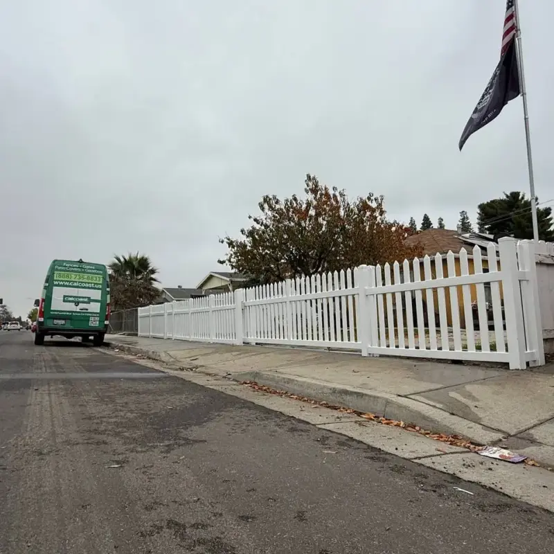 SemiPrivacyFenceWoodrowAve