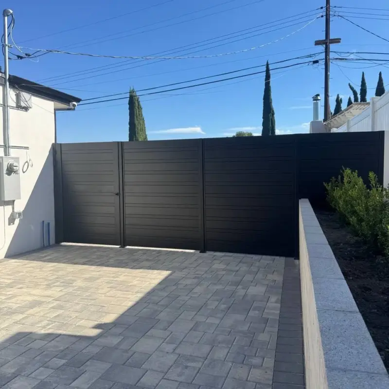 Black Aluminum Privacy Fence Installation In Granada Hills, Ca (1)