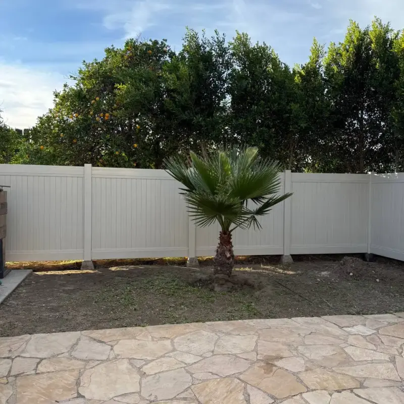 FullPrivacy Vinyl Fence With Wall Topper In Granada Hills, Ca (2)