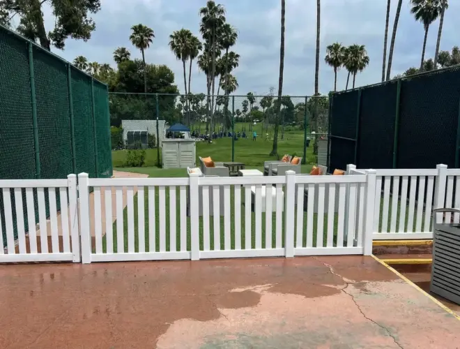 Vinyl Closed Top Picket Fences 11