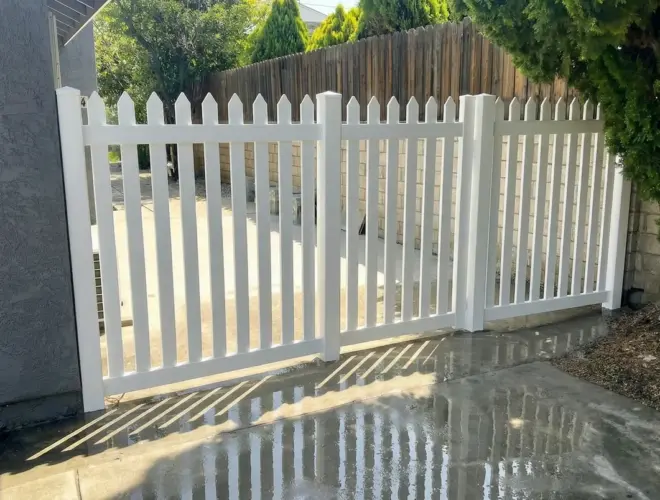 Vinyl Picket Fences 1
