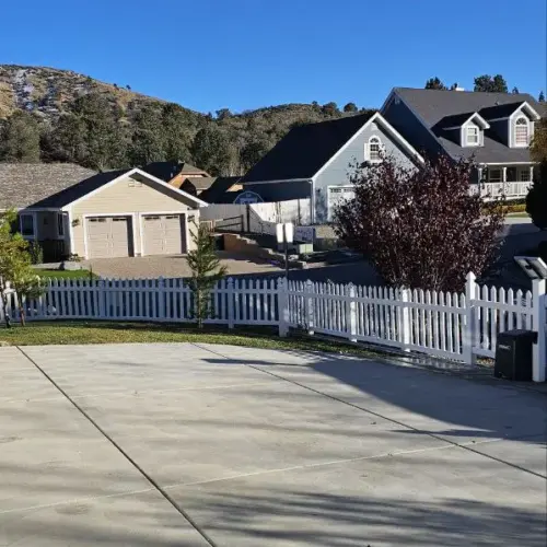 Vinyl Straight Picket Fence Panel (1)