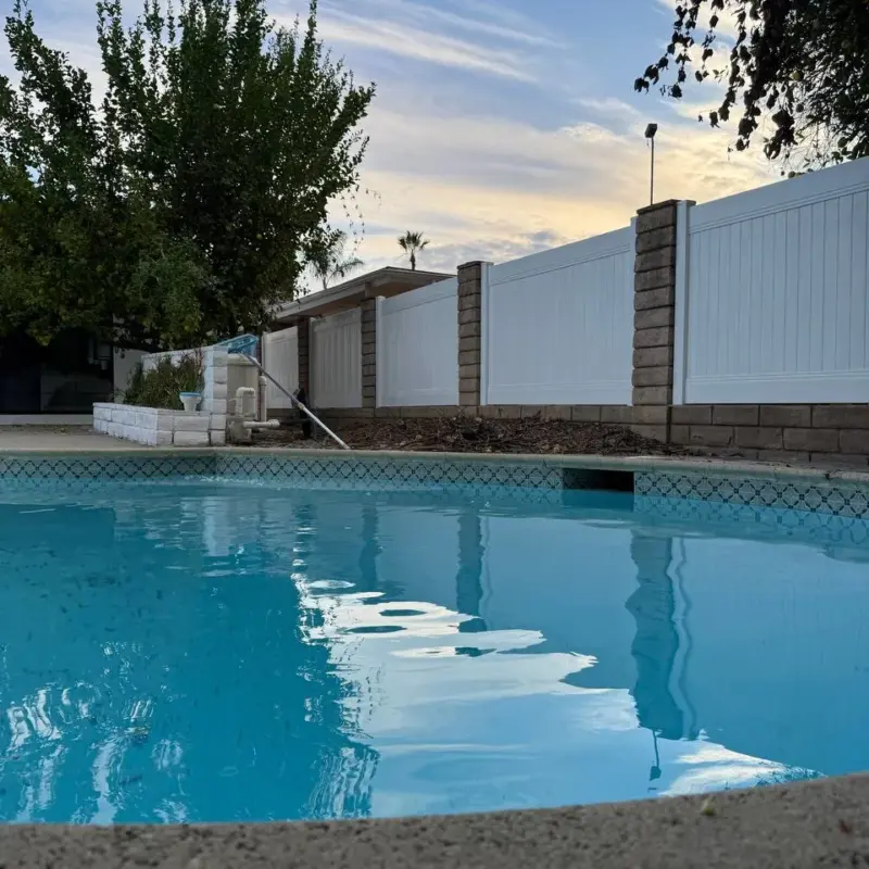 White Privacy Fence Installation In Encino, Ca (4)
