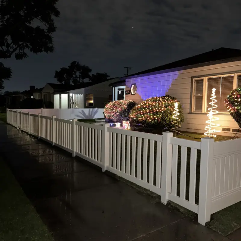 White Vinyl Privacy Fence With Closed Picket Top In Long Beach, Ca (1)