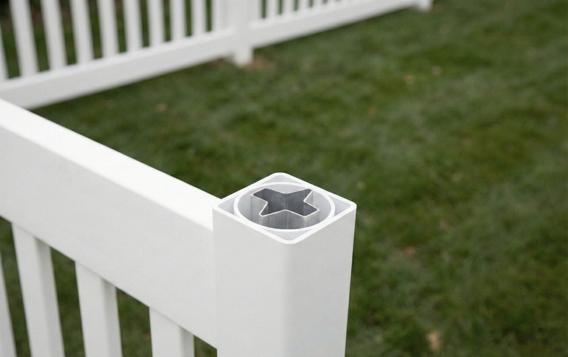 Heavy Duty Vinyl Fence Wind Resistance Post 1 Scaled