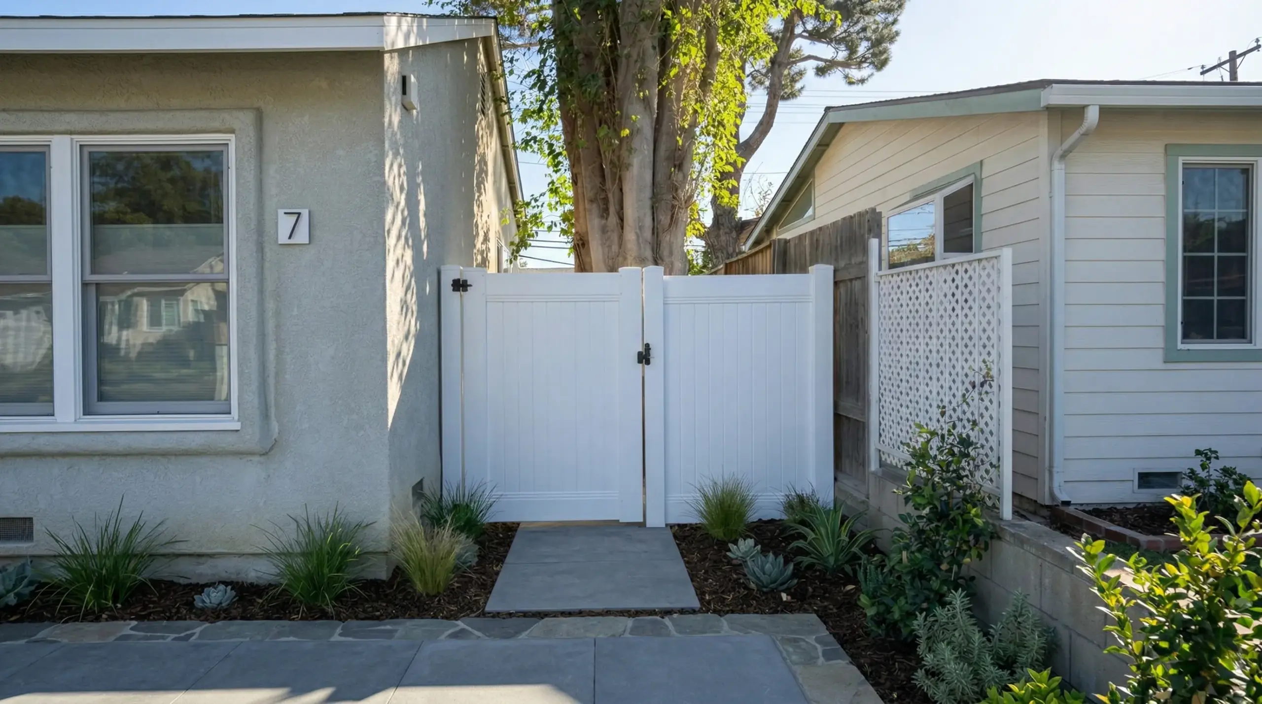 Vinyl Gate Installation In Granada Hills, Ca