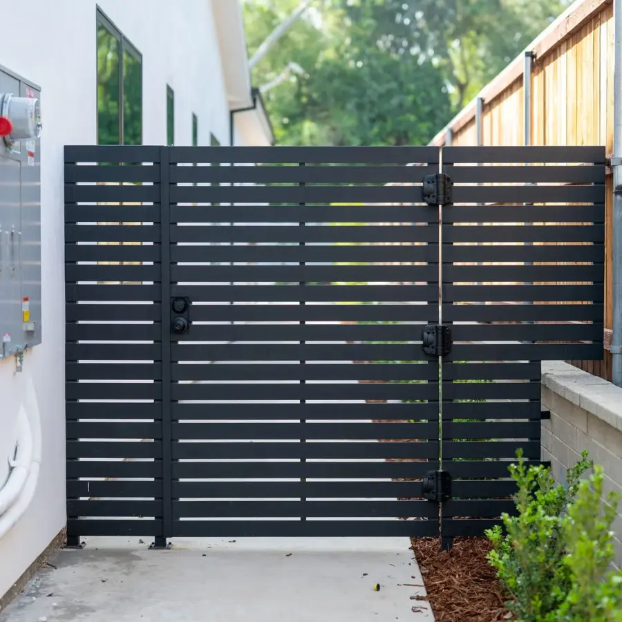 Aluminum SemiPrivacy Gate