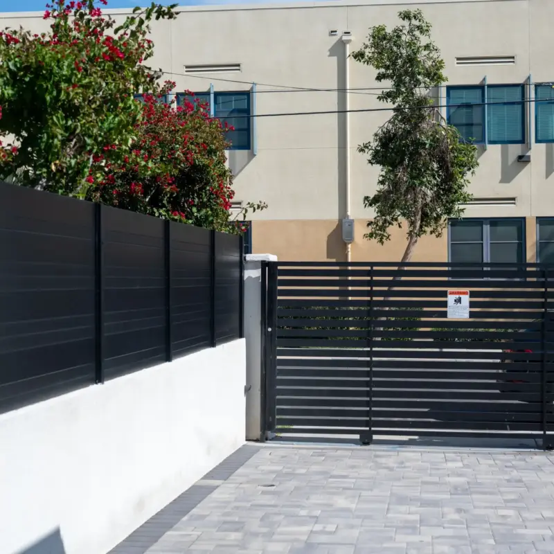 Premium Aluminum &Amp; Vinyl Fencing System Installation In North Hollywood