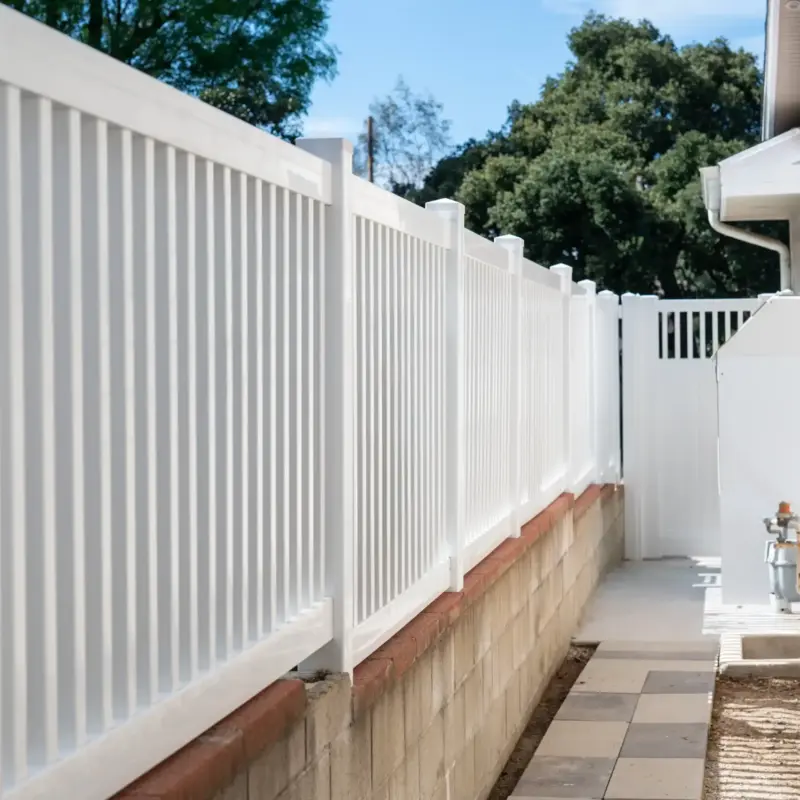 Vinyl Closed Top Picket Fences