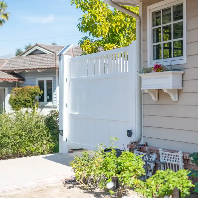 White Vinyl Driveway Gate (2)