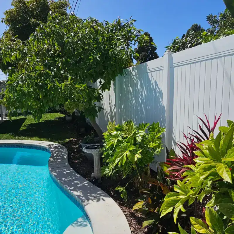 White Vinyl Privacy Fence Installation In Santa Monica